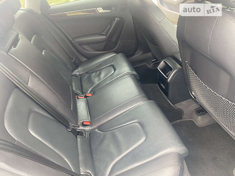 Седан Audi A4 2011 в Богородчанах