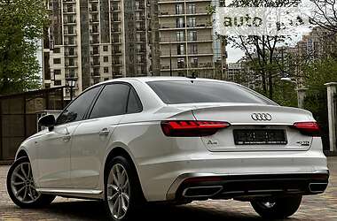 Седан Audi A4 2021 в 