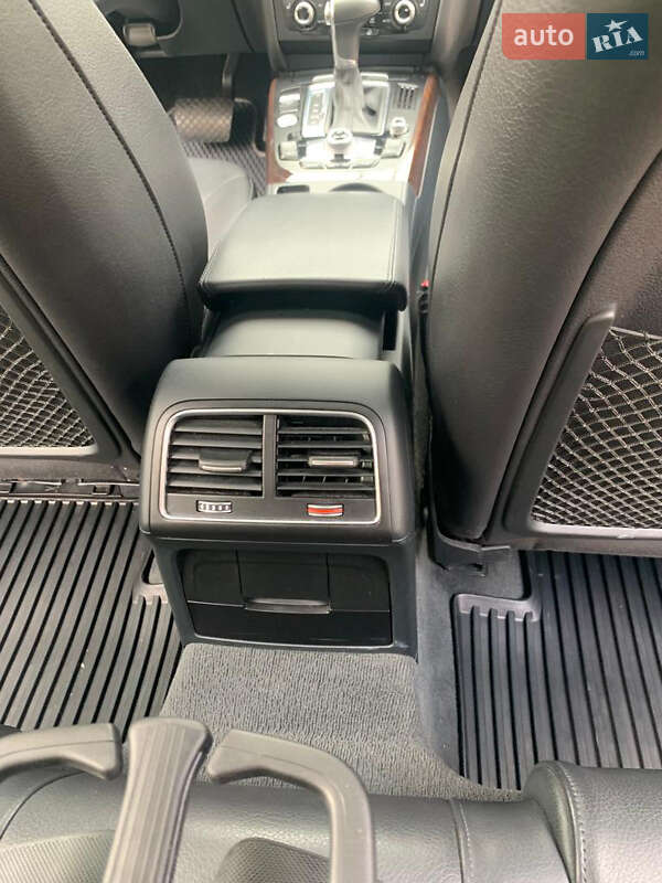 Седан Audi A4 2012 в Измаиле