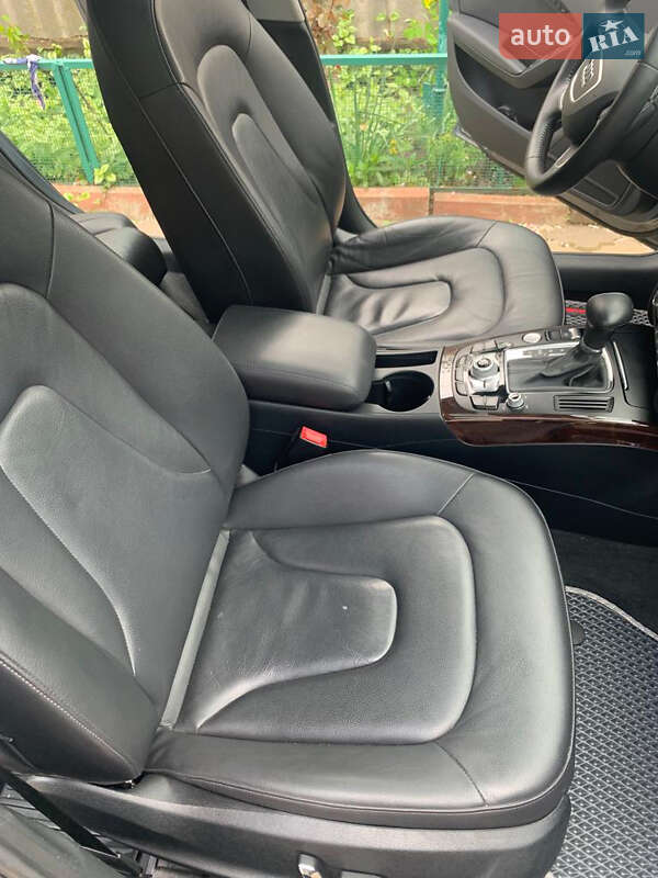 Седан Audi A4 2012 в Измаиле