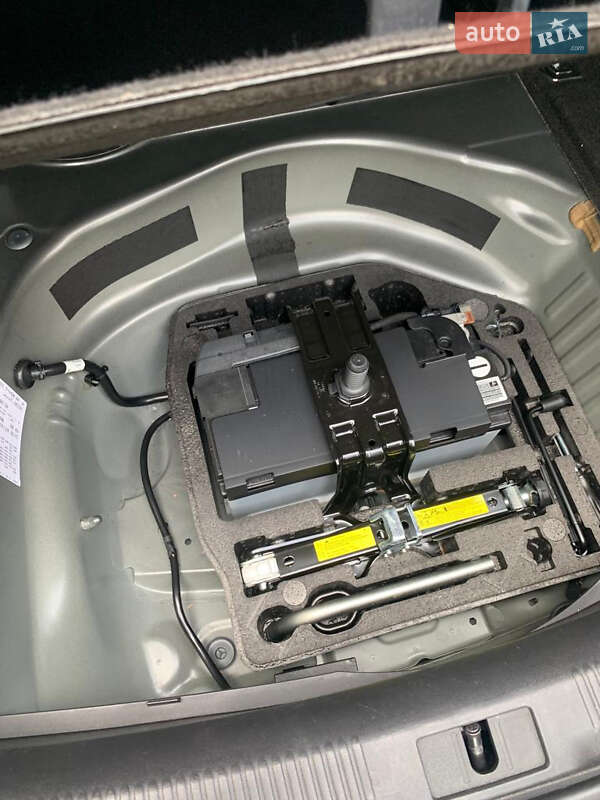 Седан Audi A4 2012 в Измаиле