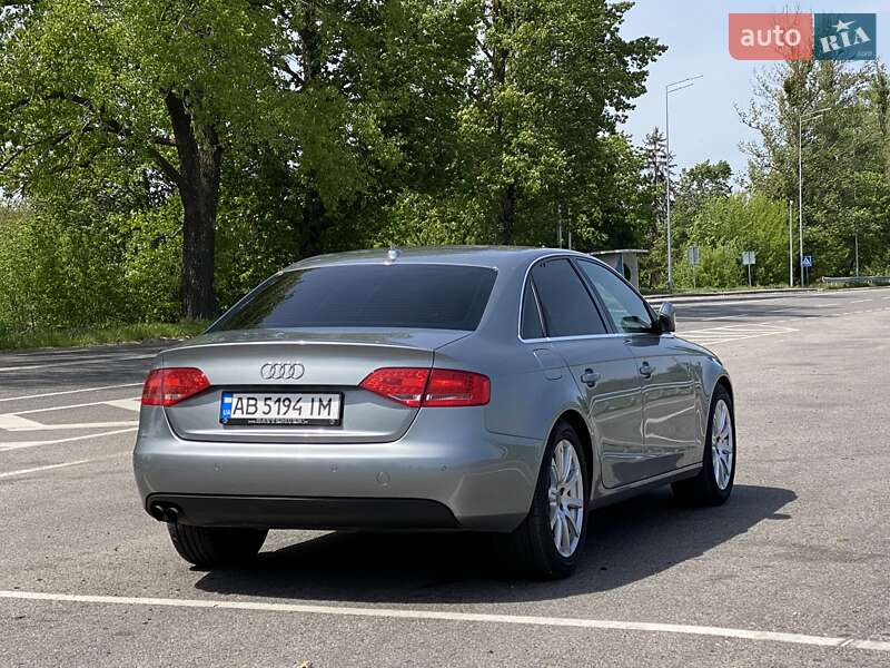 Седан Audi A4 2010 в Виннице