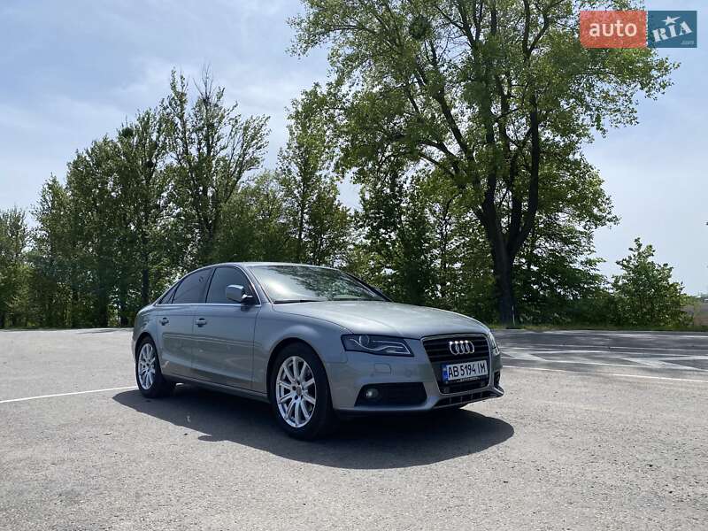 Седан Audi A4 2010 в Виннице