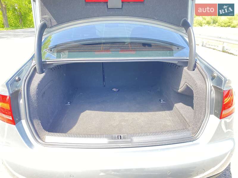Седан Audi A4 2010 в Виннице