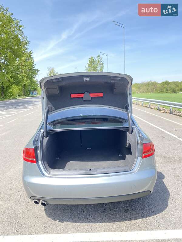 Седан Audi A4 2010 в Виннице
