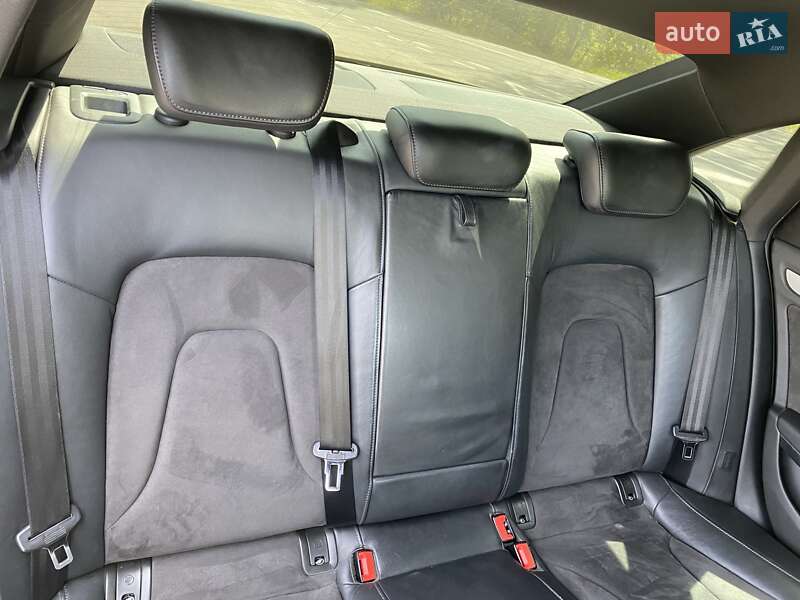 Седан Audi A4 2010 в Виннице