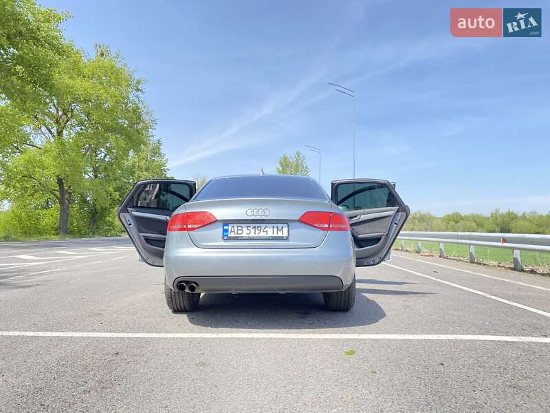 Седан Audi A4 2010 в Виннице