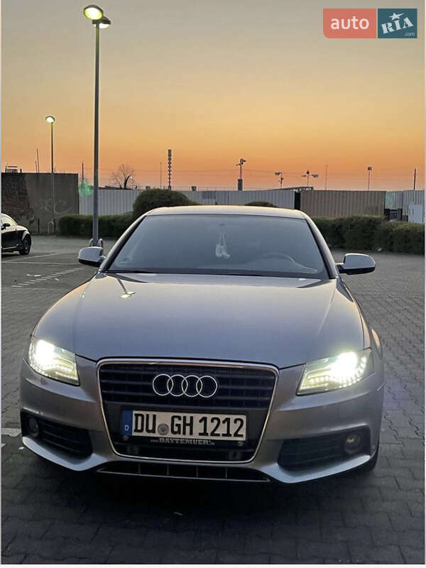 Седан Audi A4 2010 в Виннице