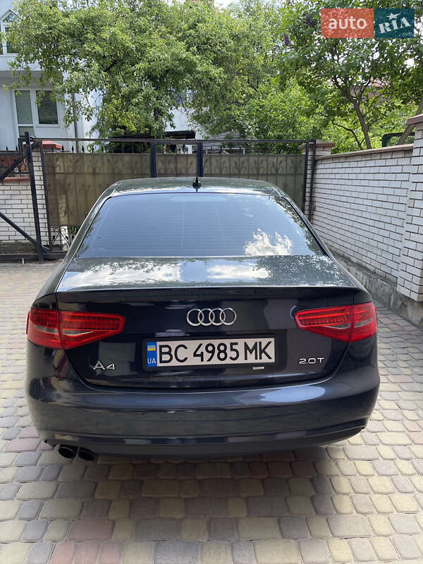 Седан Audi A4 2012 в Львове