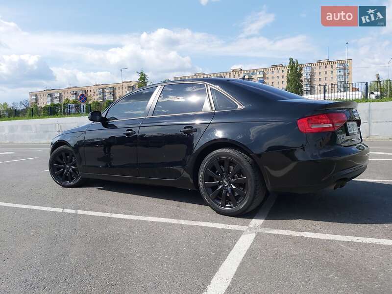 Седан Audi A4 2013 в Полтаве