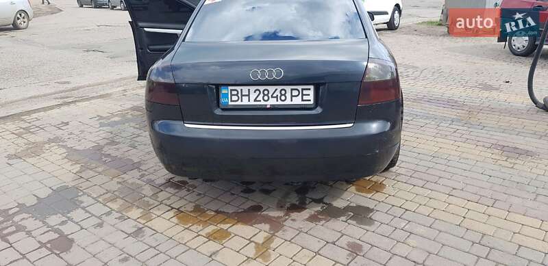 Седан Audi A4 2003 в Балті