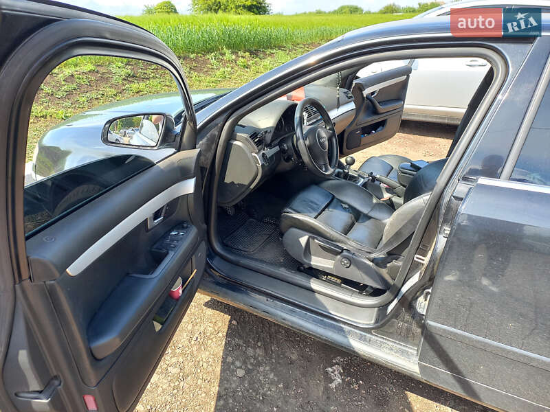 Седан Audi A4 2003 в Балті