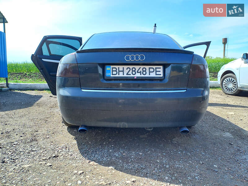 Седан Audi A4 2003 в Балті