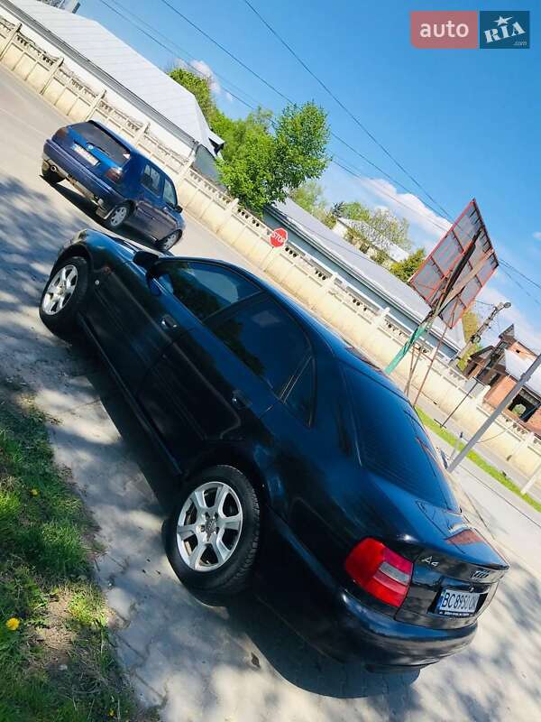 Седан Audi A4 1996 в Бориславе