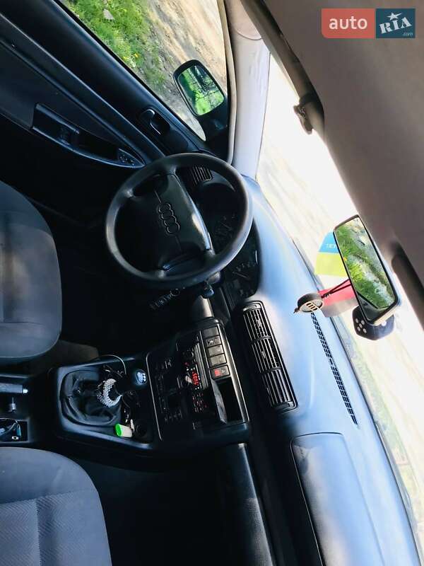 Седан Audi A4 1996 в Бориславе