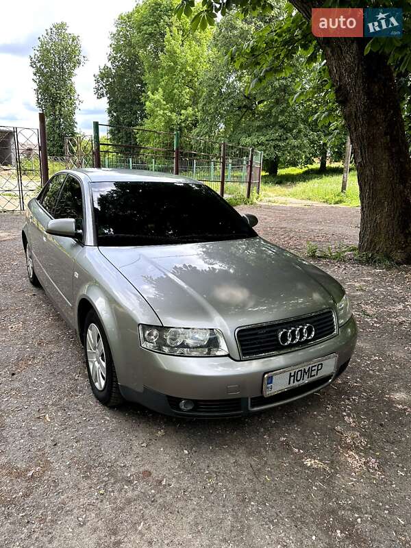 Седан Audi A4 2001 в 