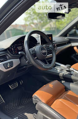 Универсал Audi A4 2017 в 