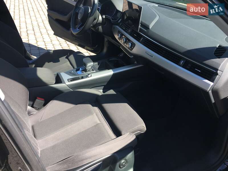 Универсал Audi A4 2019 в Ивано-Франковске