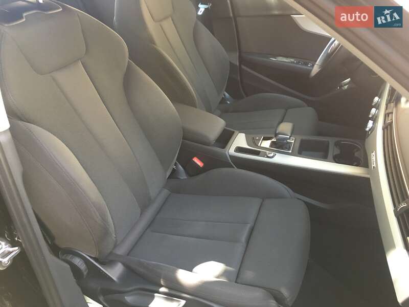 Универсал Audi A4 2019 в Ивано-Франковске