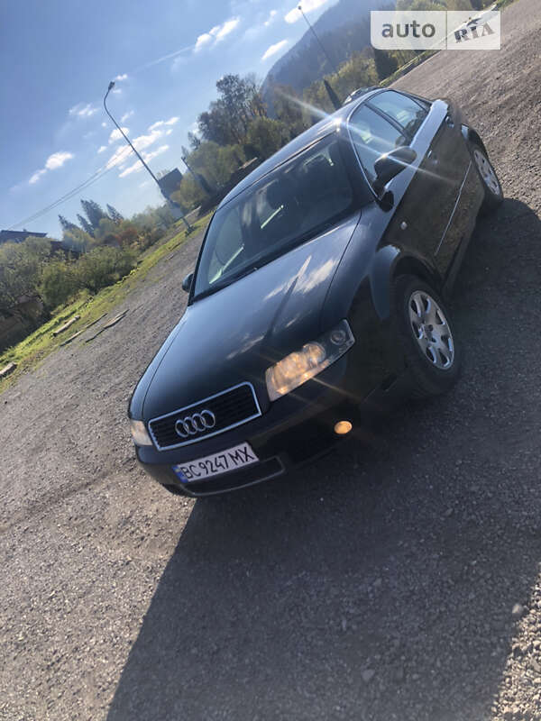 Седан Audi A4 2001 в Славському