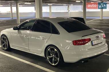 Седан Audi A4 2014 в Львове