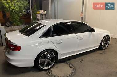 Седан Audi A4 2014 в Львове