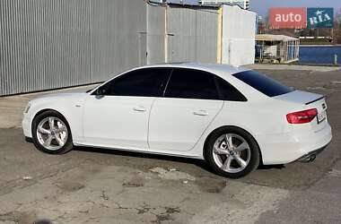 Седан Audi A4 2014 в Львове