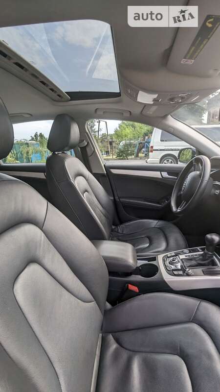 Седан Audi A4 2013 в Тлумачі