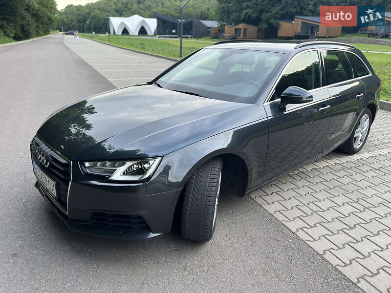 Универсал Audi A4 2018 в 