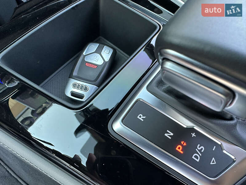 Седан Audi A4 2020 в Одессе