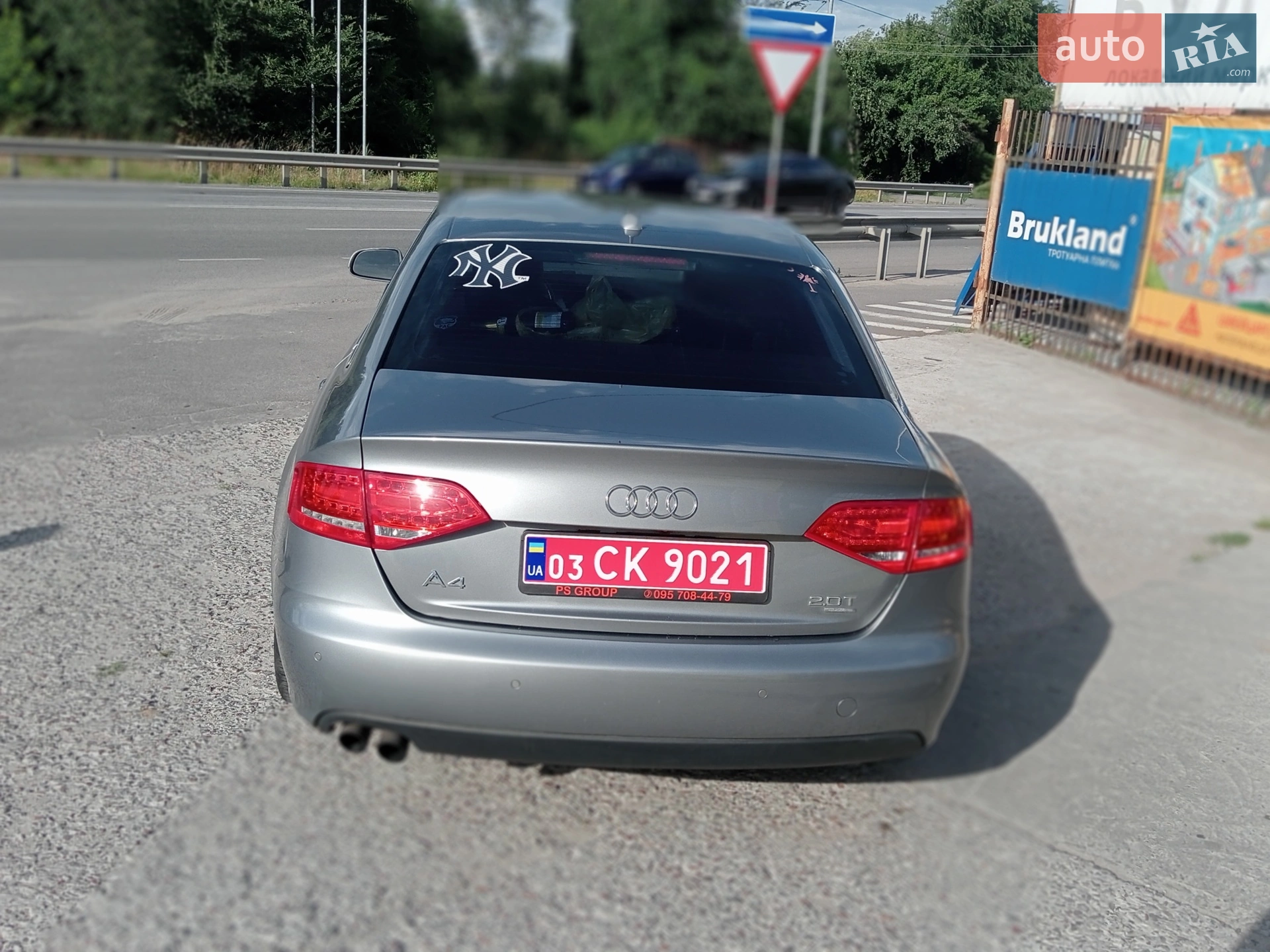 2010 Audi A4 - мініатюра 4
