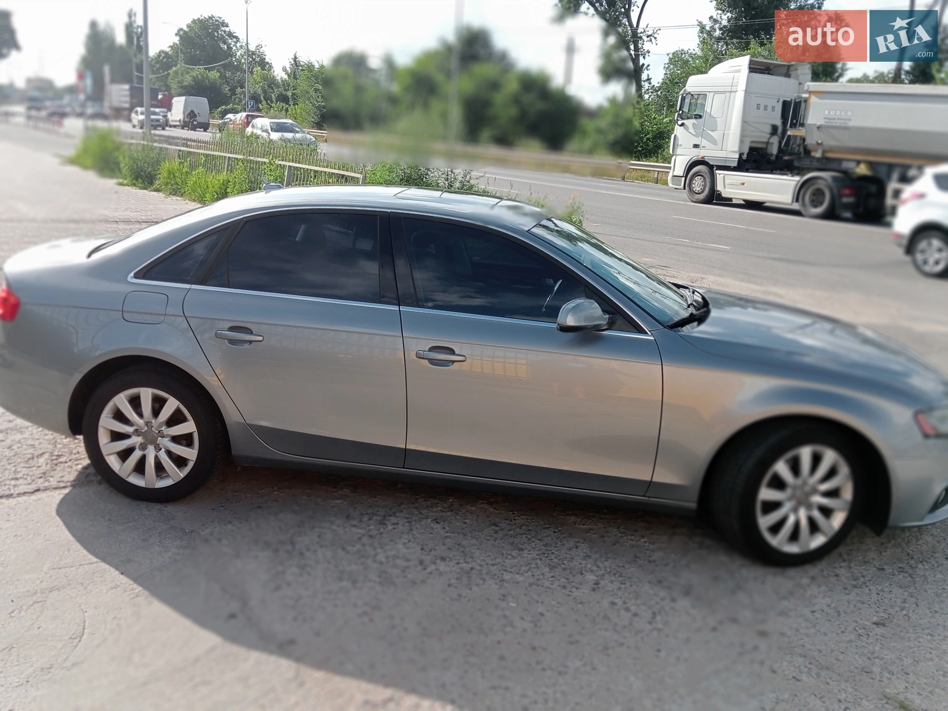 2010 Audi A4 - мініатюра 2