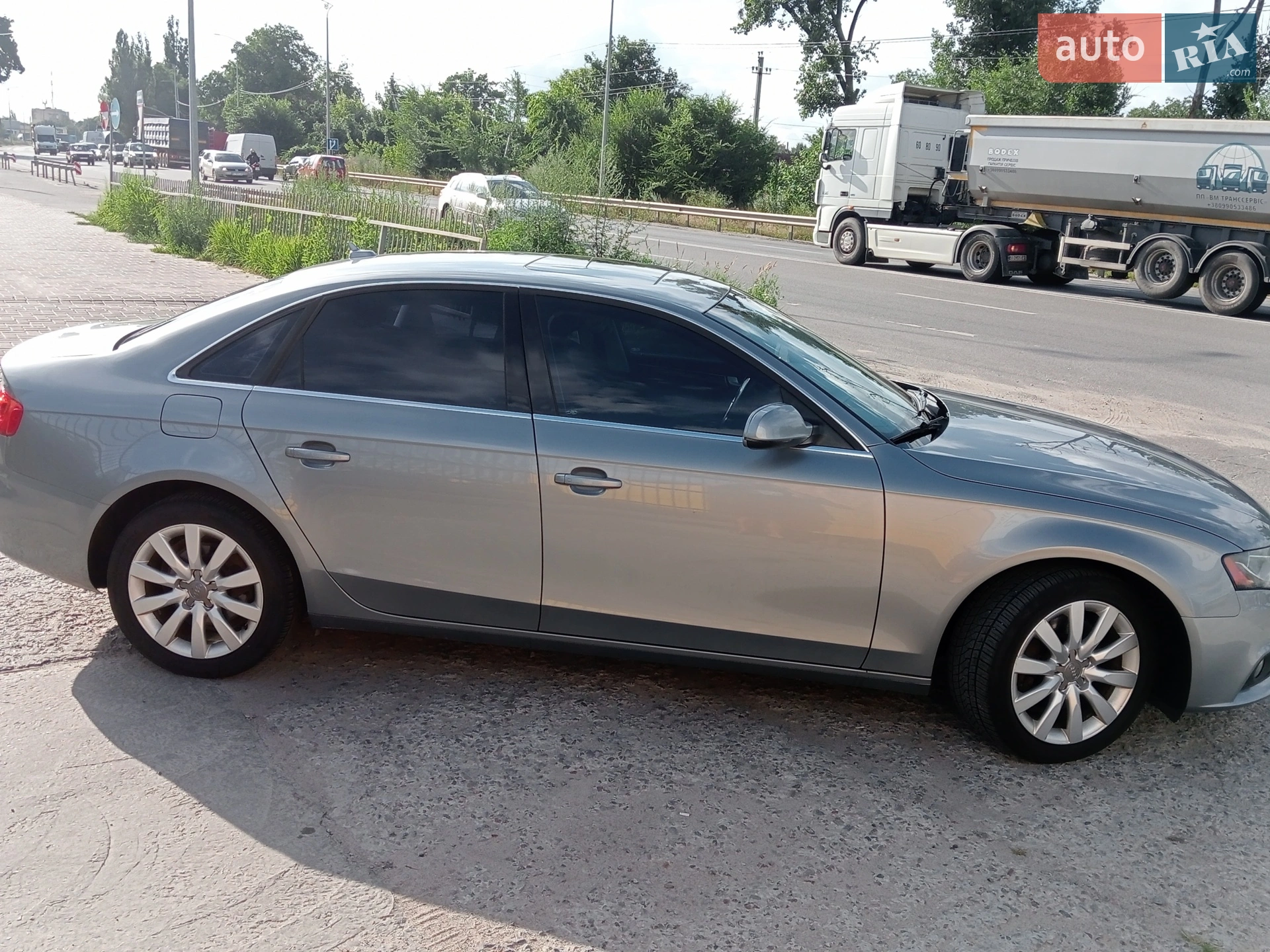 2010 Audi A4 - мініатюра 3