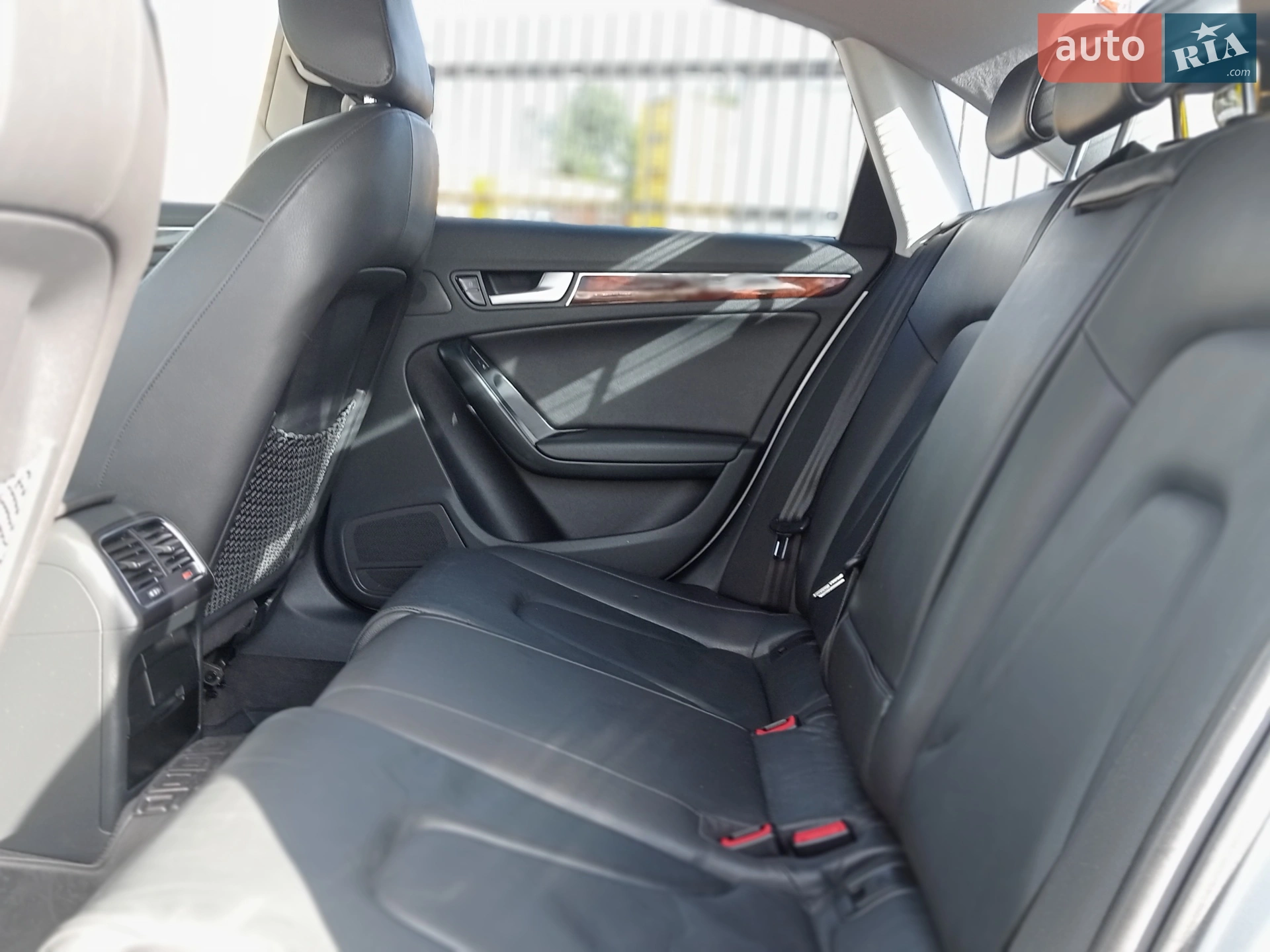 2010 Audi A4 - мініатюра 7