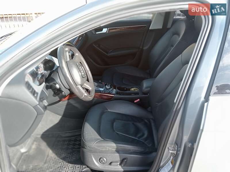 Седан Audi A4 2010 в Полтаве