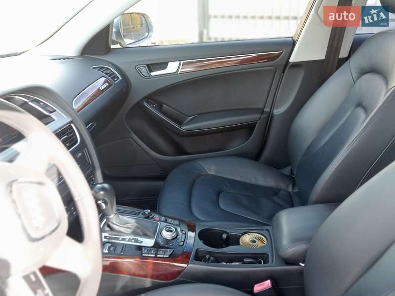 Седан Audi A4 2010 в Полтаве