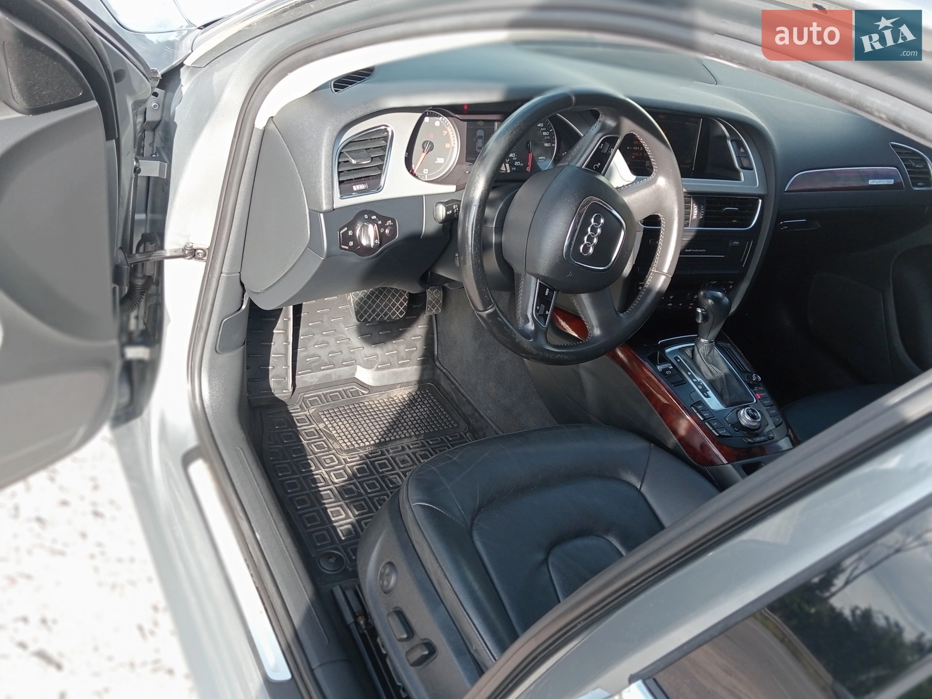 2010 Audi A4 - мініатюра 10