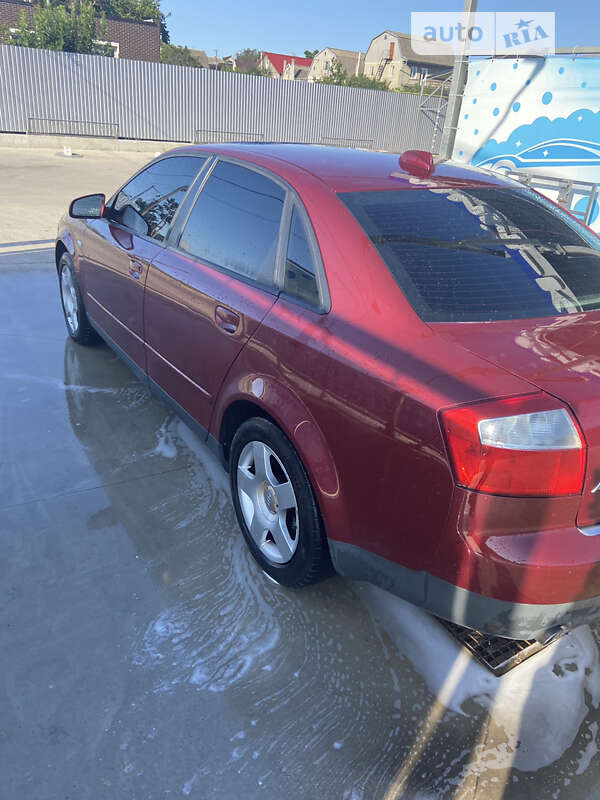 Седан Audi A4 2003 в Овидиополе