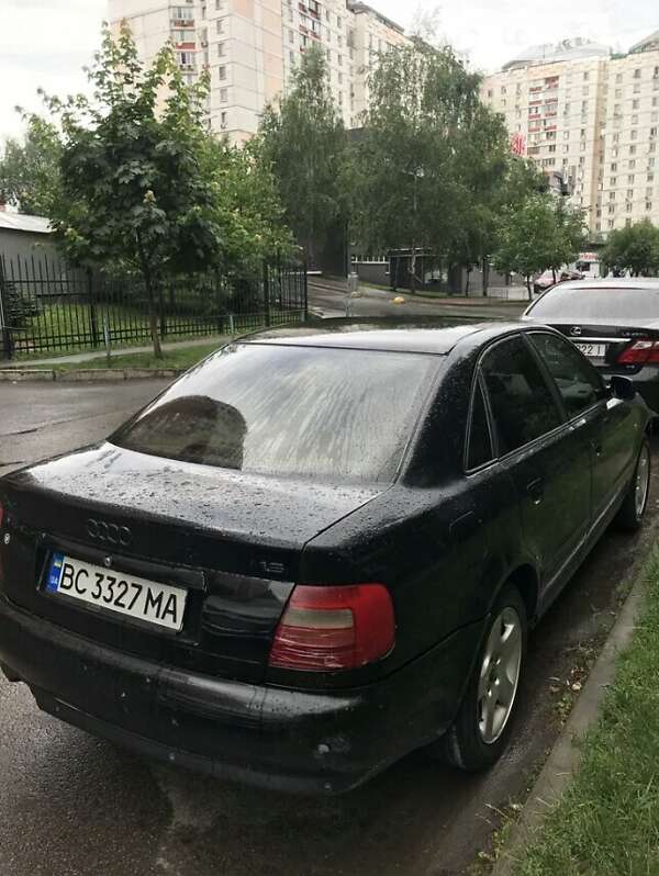 Седан Audi A4 1998 в Киеве