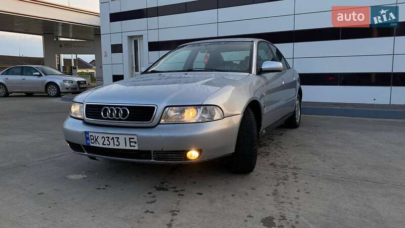 Седан Audi A4 1997 в Вараше фото 11 Седан Audi A4 1997 в Вараше