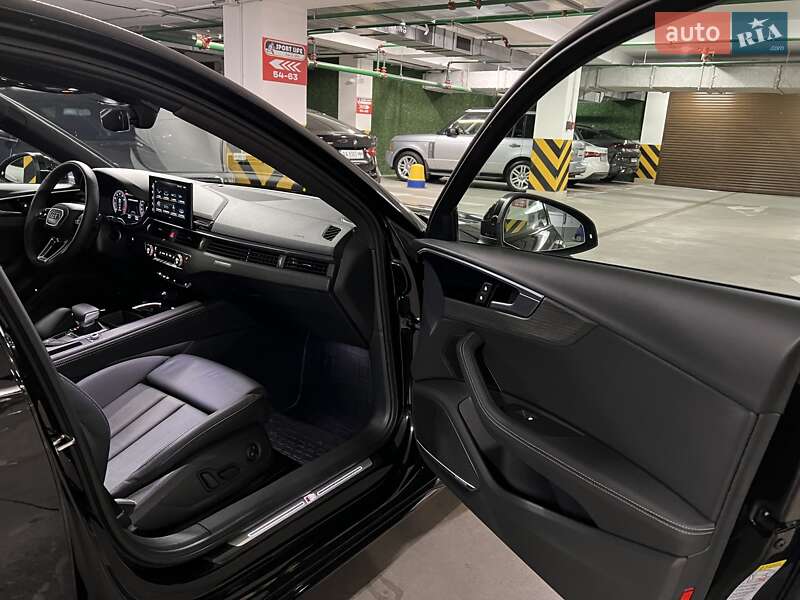 Седан Audi A4 2022 в Києві