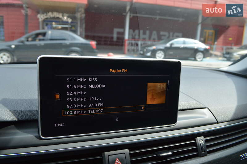 Седан Audi A4 2018 в Львове