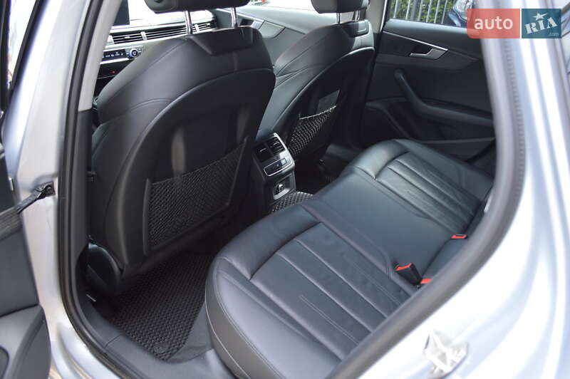 Седан Audi A4 2018 в Львове