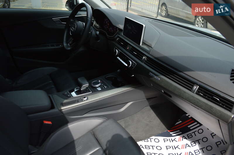 Седан Audi A4 2018 в Львове