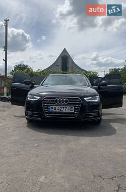 Седан Audi A4 2012 в Гайвороне