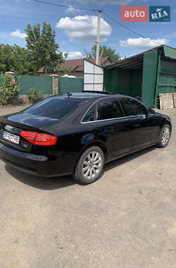 Седан Audi A4 2012 в Гайвороне