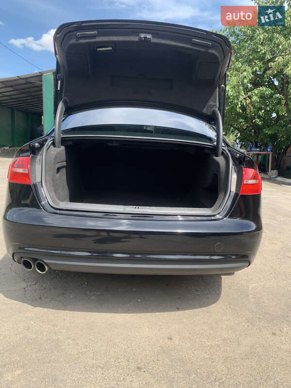 Седан Audi A4 2012 в Гайвороне