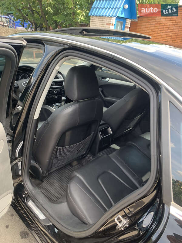 Седан Audi A4 2012 в Гайвороне