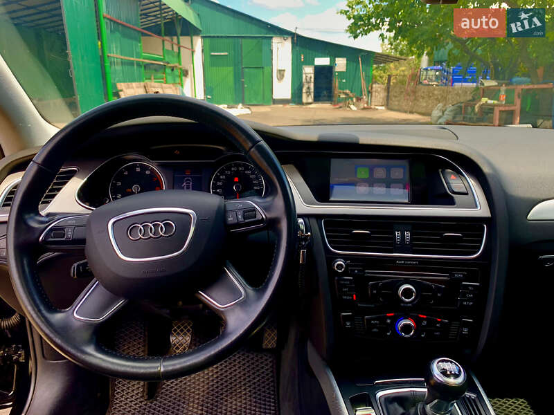 Седан Audi A4 2012 в Гайвороне