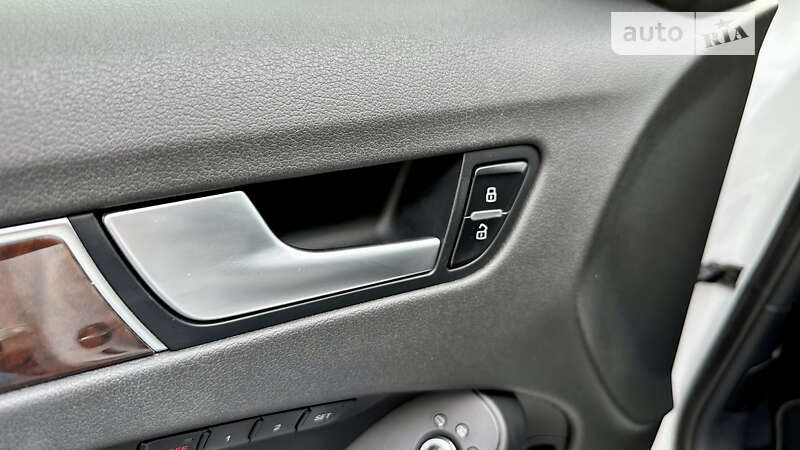 Седан Audi A4 2013 в Одессе